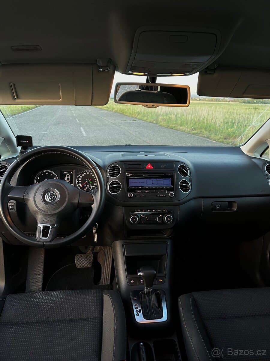 2011 Volkswagen GOLF - 10