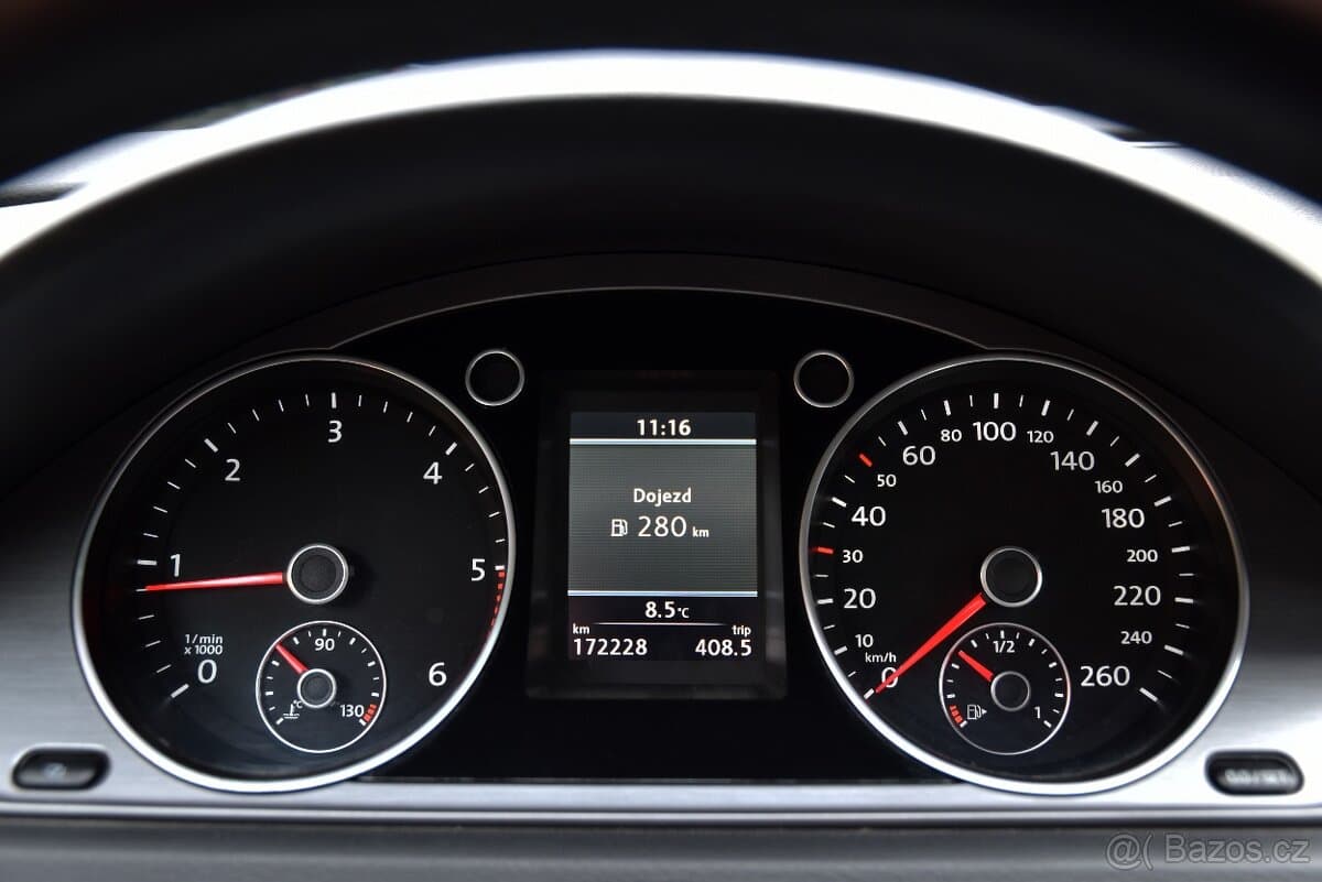 2012 Volkswagen PASSAT - 10