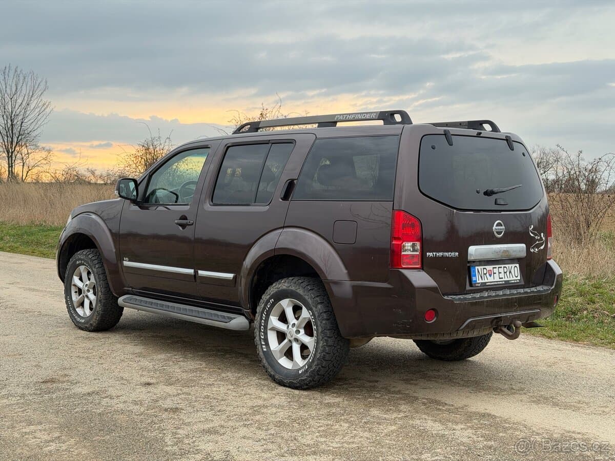 2012 Nissan PATHFINDER - 10