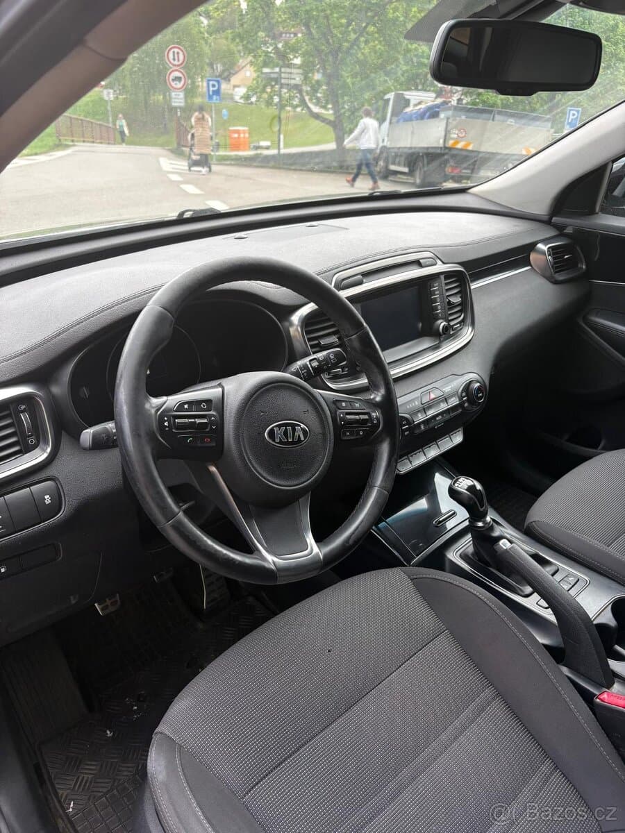 2016 Kia SORENTO - 10