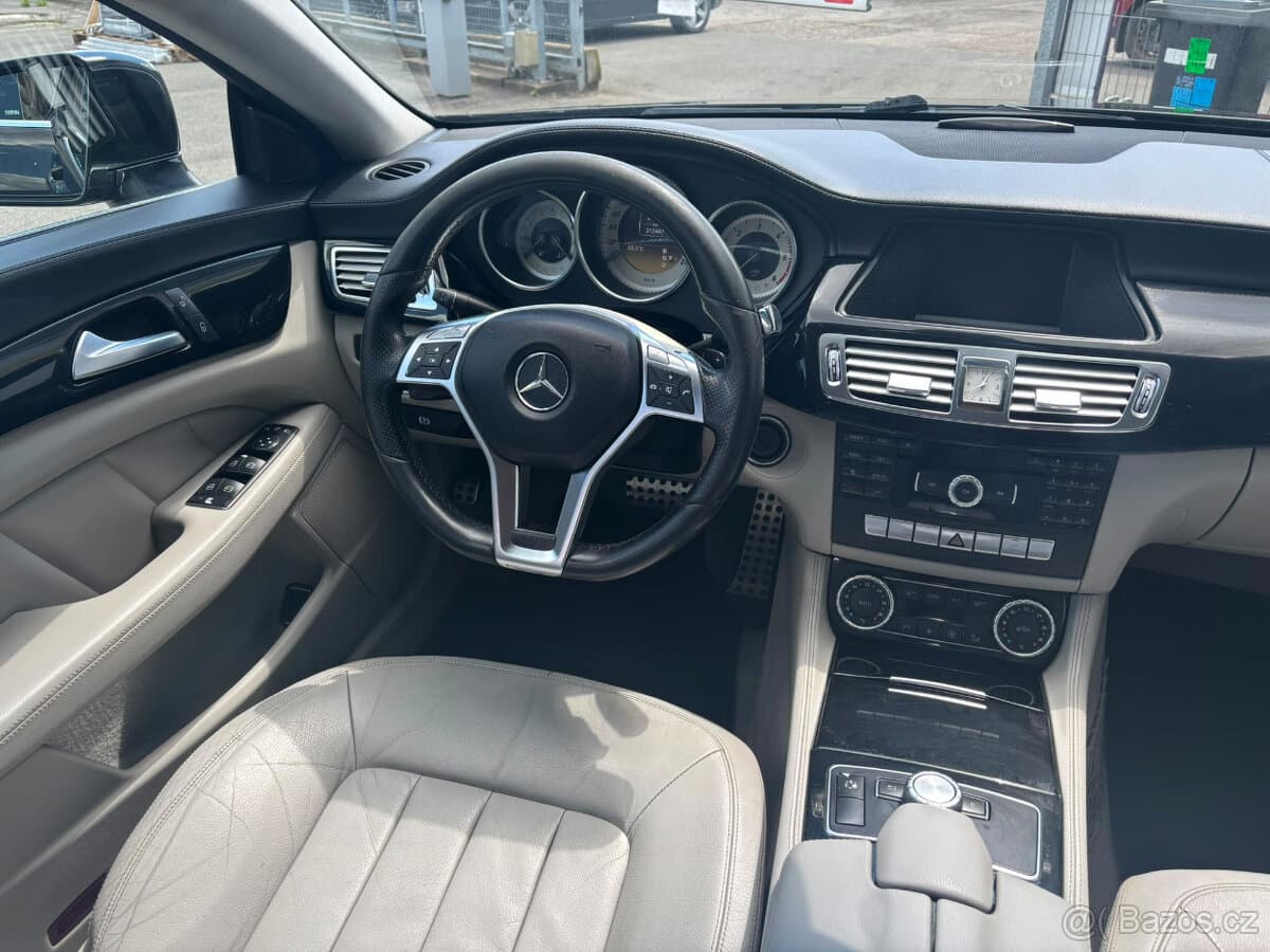2011 Mercedes-Benz CLS - 10