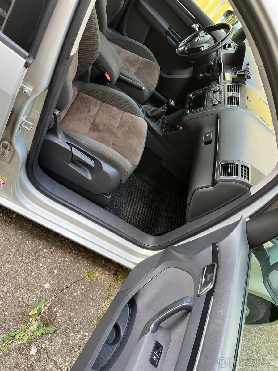 2011 Volkswagen TOURAN - 10
