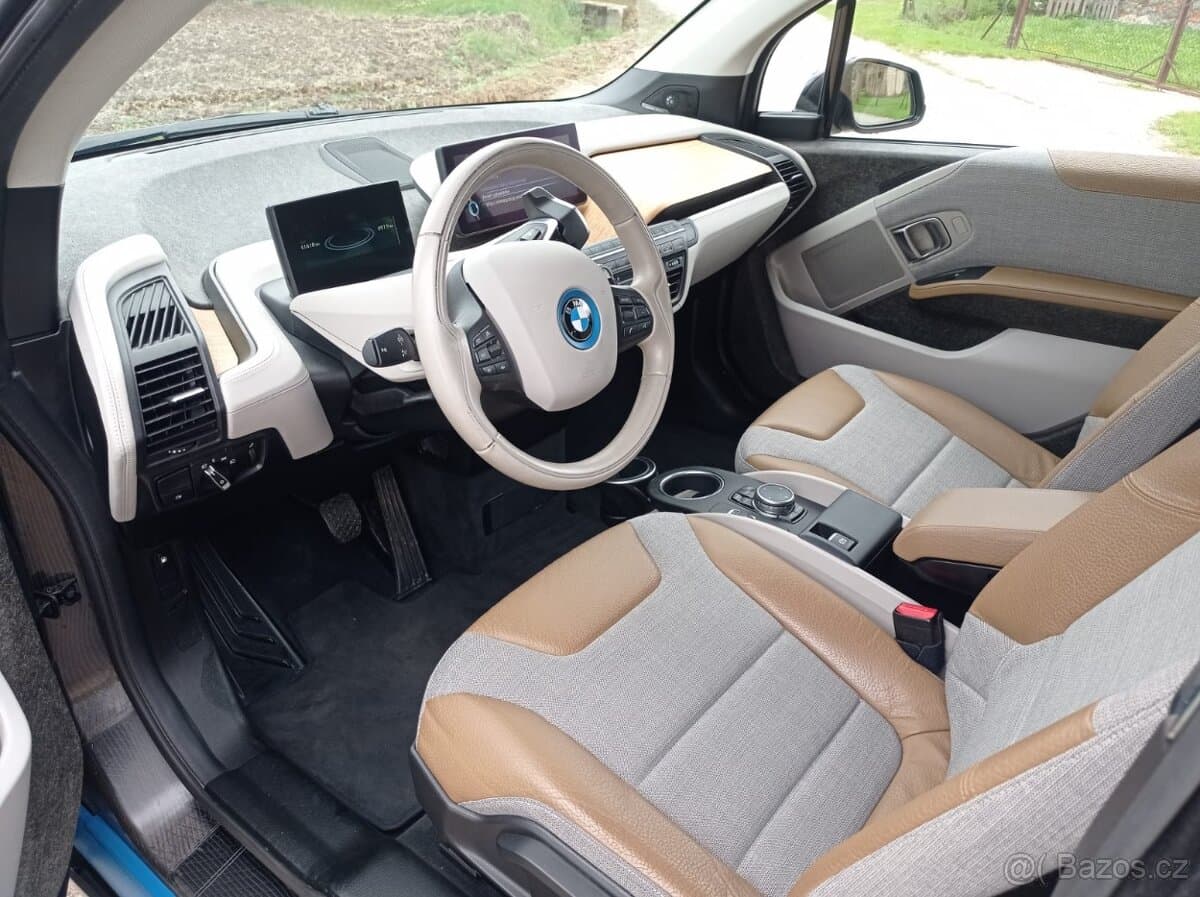 2017 BMW i3 - 10