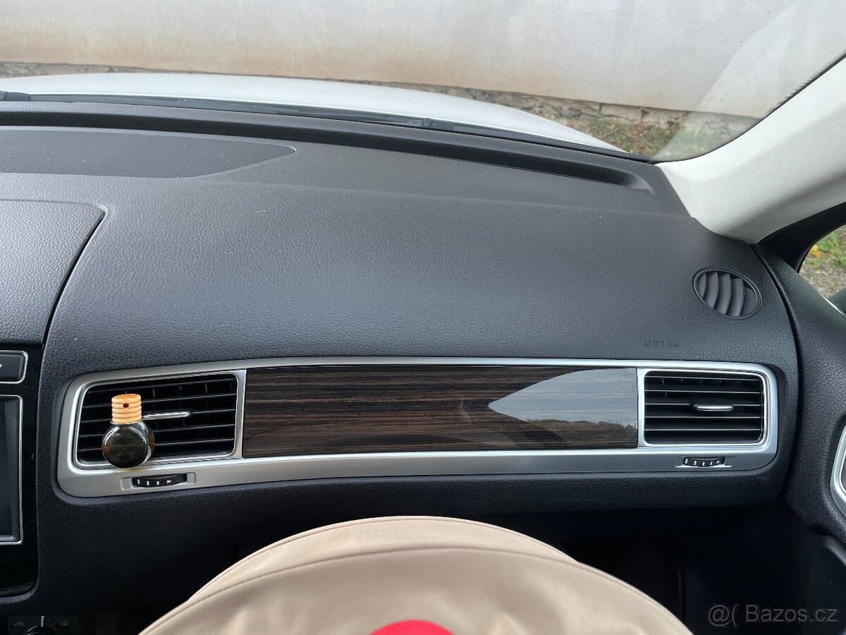 2014 Volkswagen TOUAREG - 10