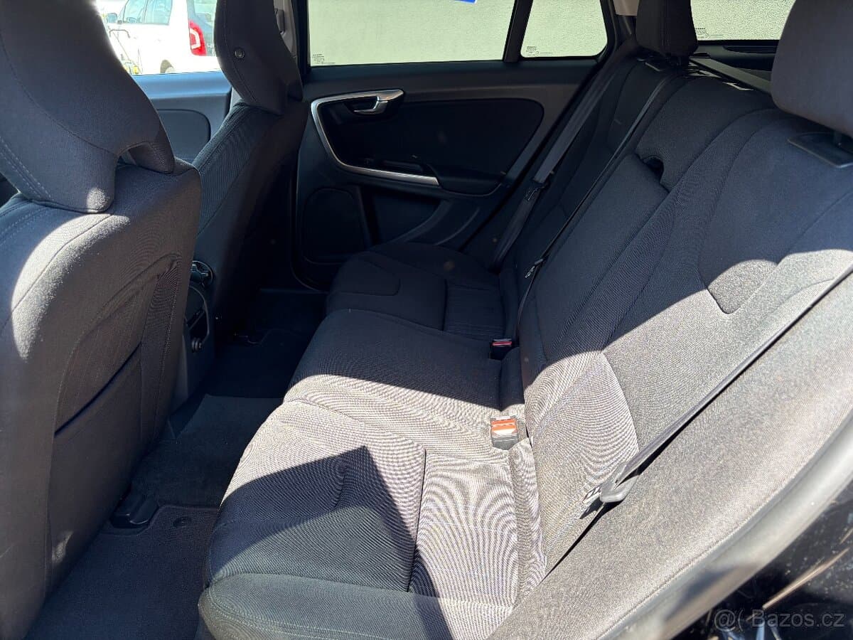 2012 Volvo V60 - 10
