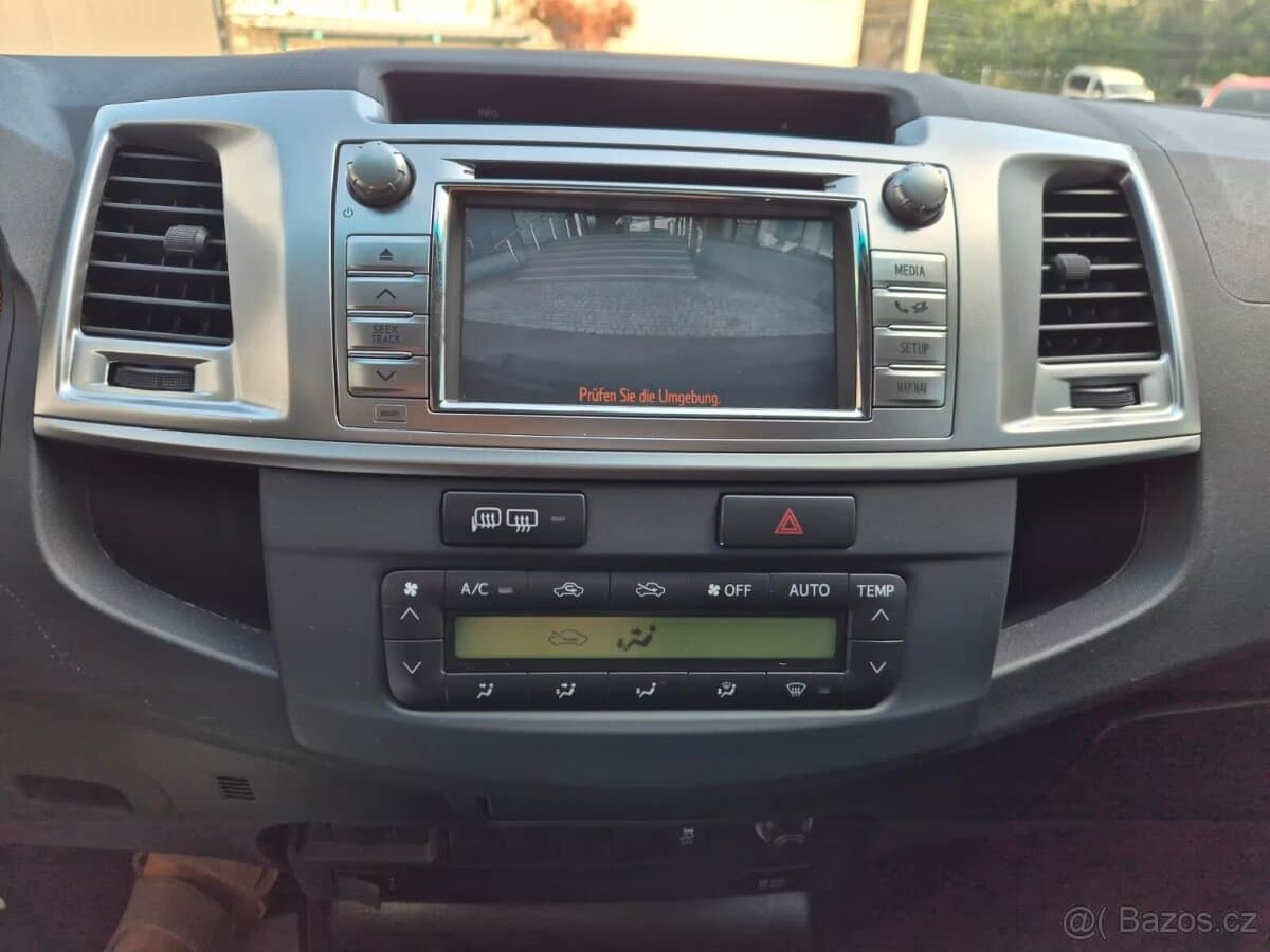 2015 Toyota HILUX - 10