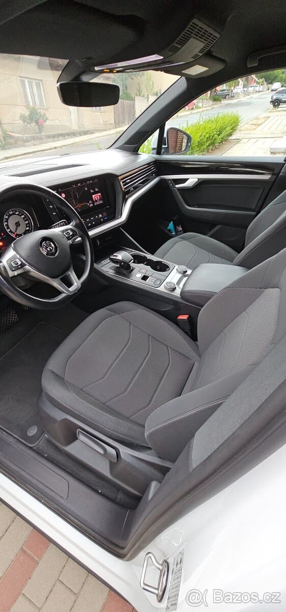 2019 Volkswagen TOUAREG - 10