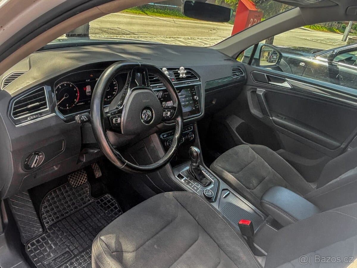 2017 Volkswagen TIGUAN - 10