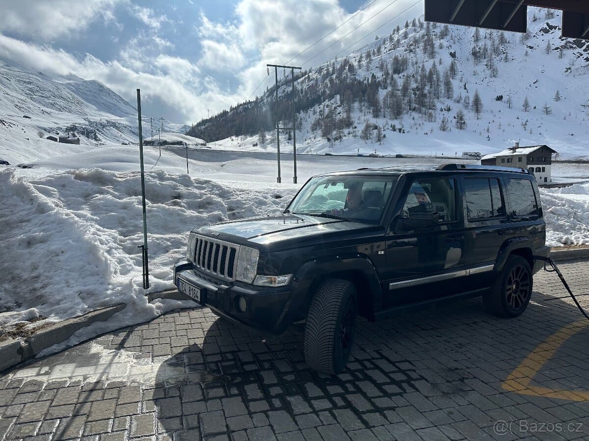 2008 Jeep COMMANDER - 10