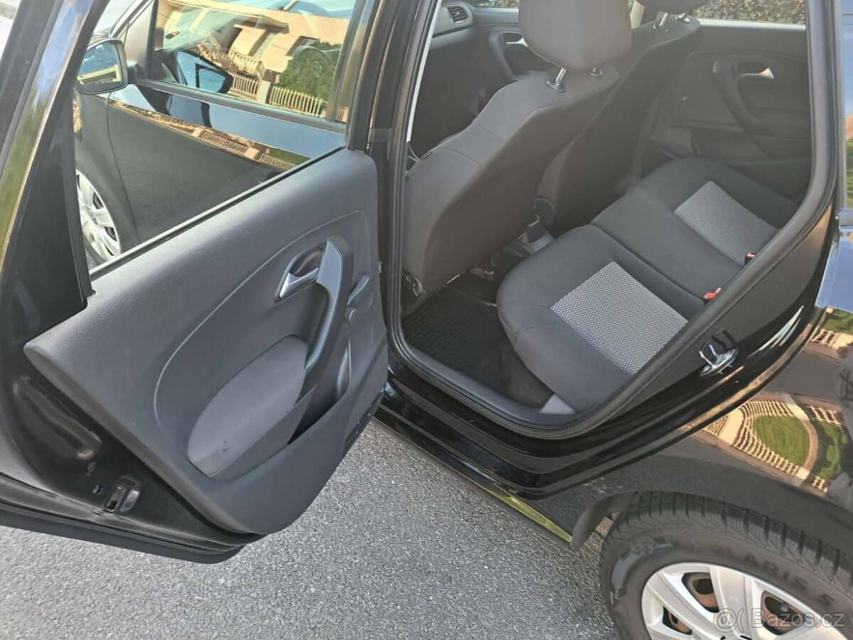 2013 Volkswagen POLO - 10