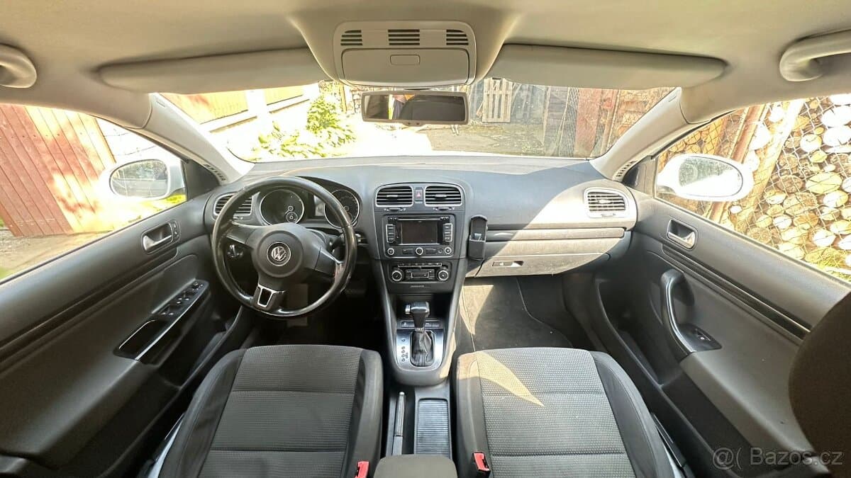 2010 Volkswagen GOLF - 10