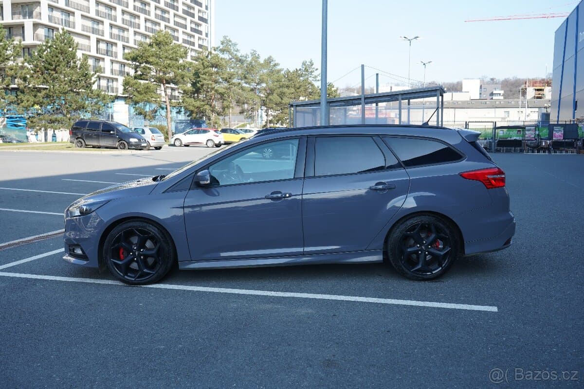 2017 Ford FOCUS - 10