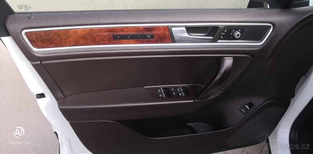 2013 Volkswagen TOUAREG - 10