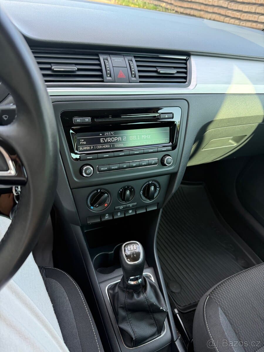 2014 Škoda RAPID - 10