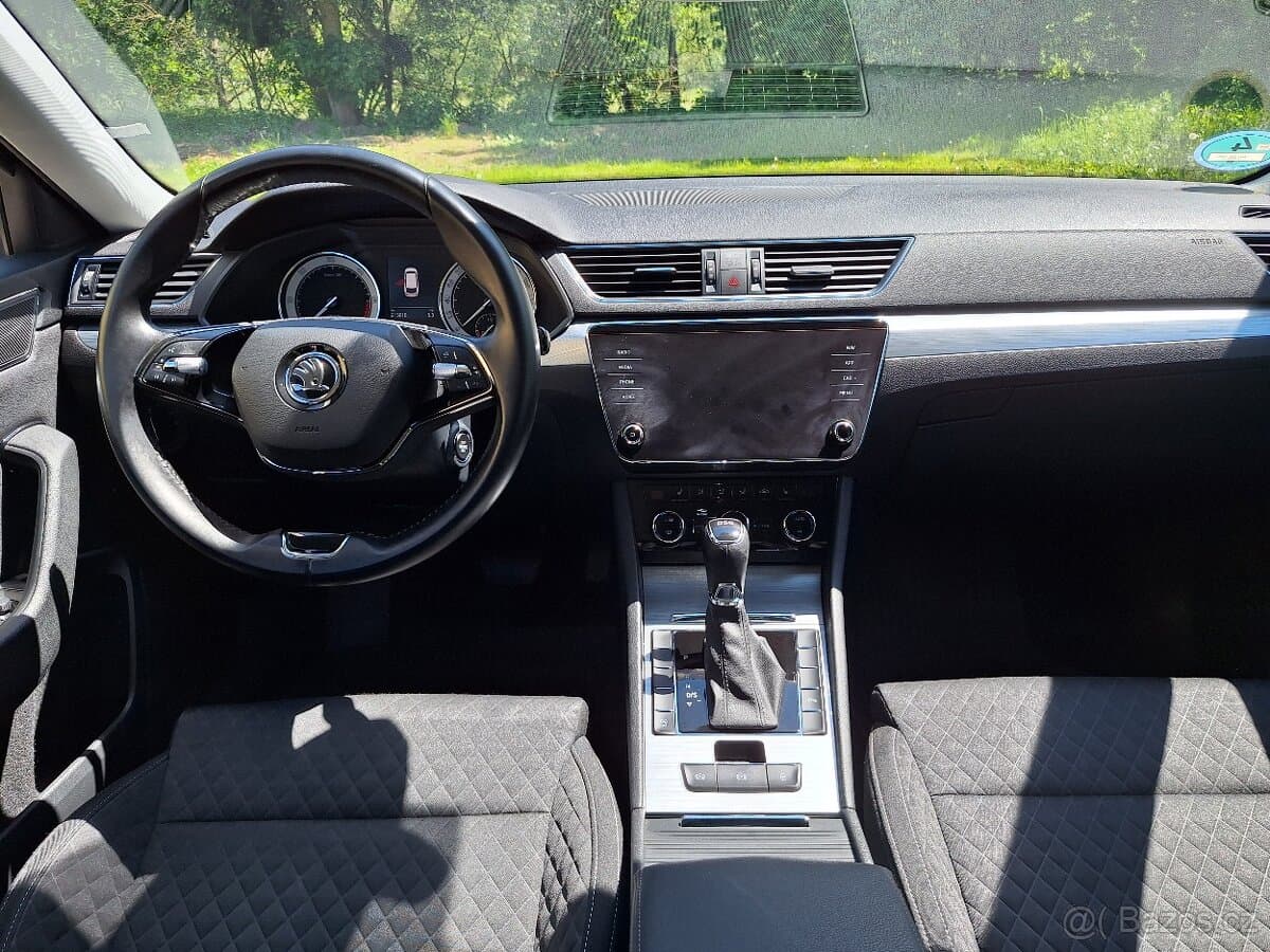 2020 Škoda SUPERB - 10