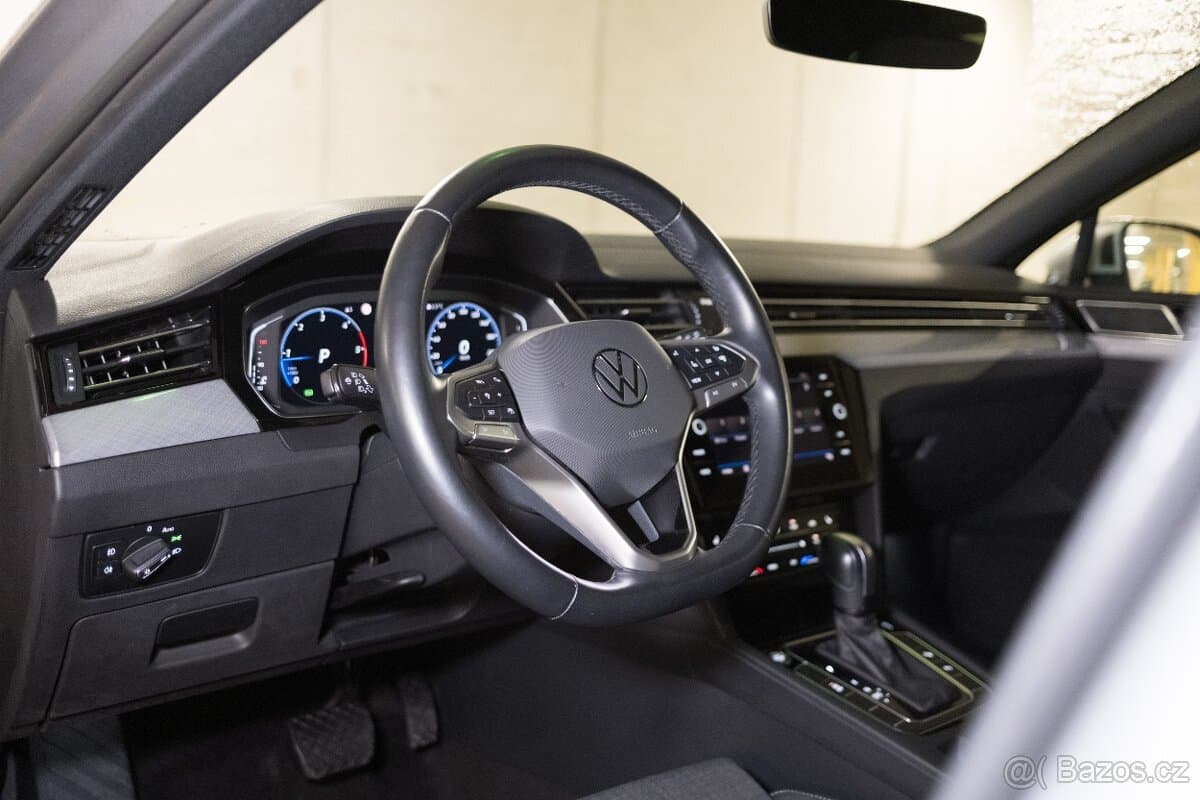 2021 Volkswagen PASSAT - 10