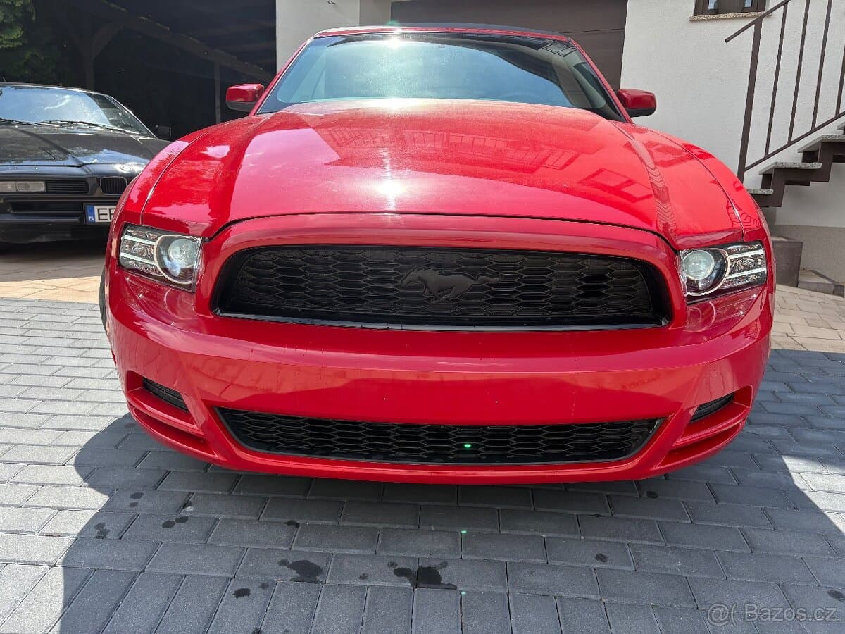 2013 Ford MUSTANG - 10