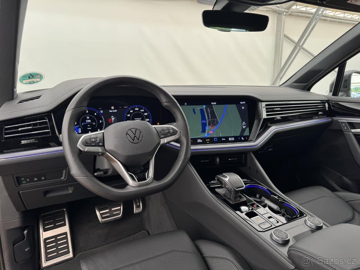 2025 Volkswagen TOUAREG - 10