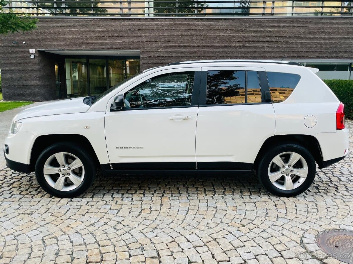 2012 Jeep COMPASS - 10