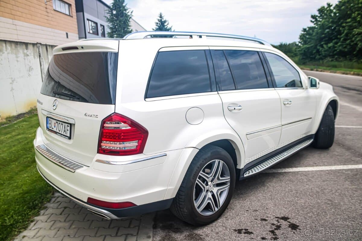 2010 Mercedes-Benz GL - 10