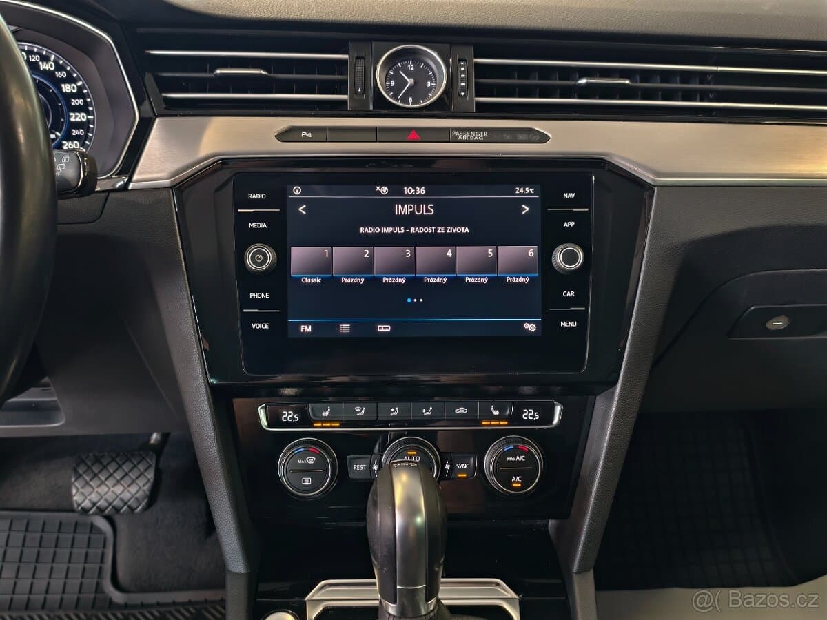 2019 Volkswagen PASSAT - 10