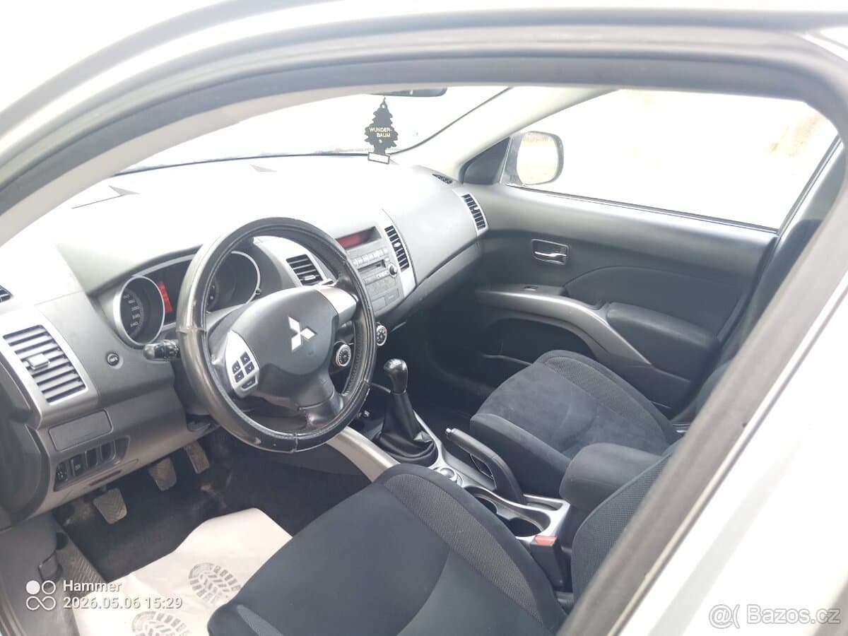 2010 Mitsubishi OUTLANDER - 10