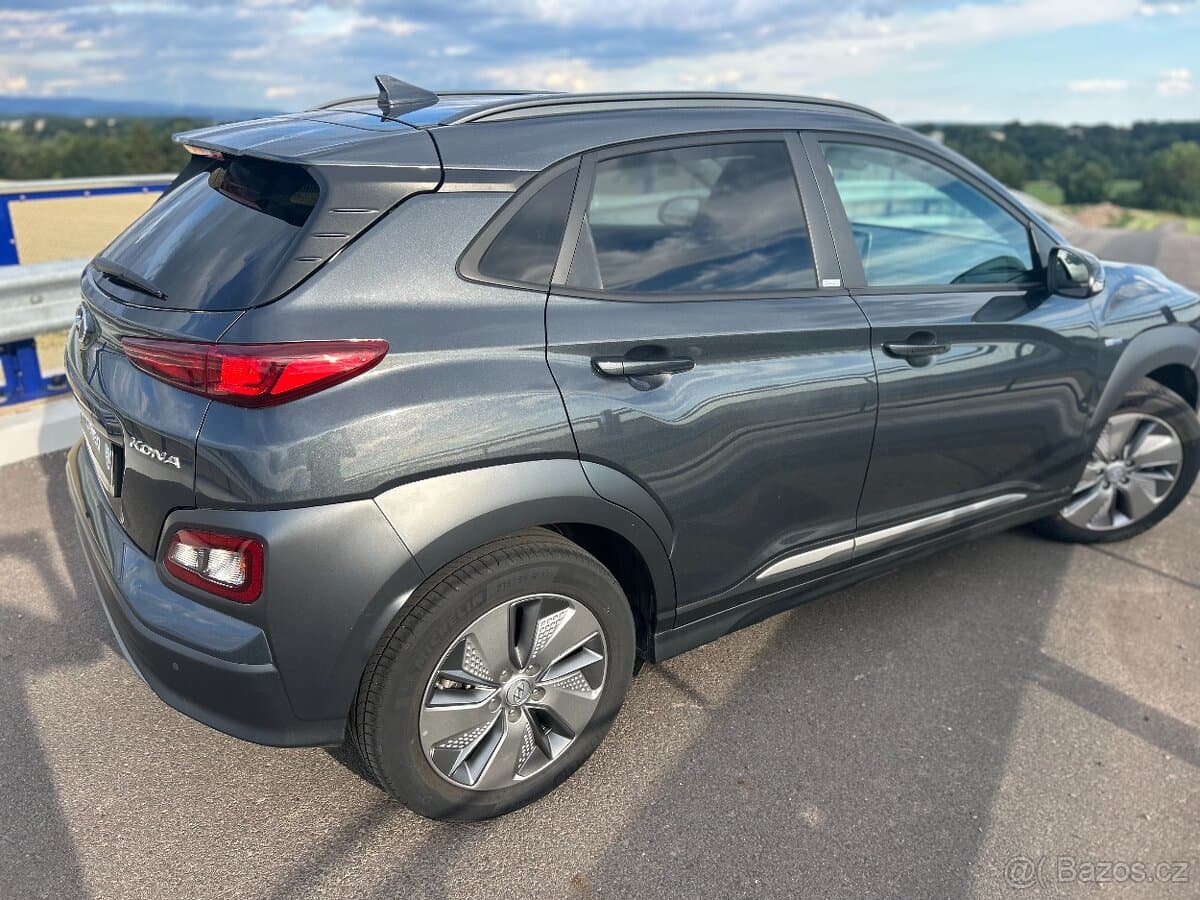 2021 Hyundai KONA - 10