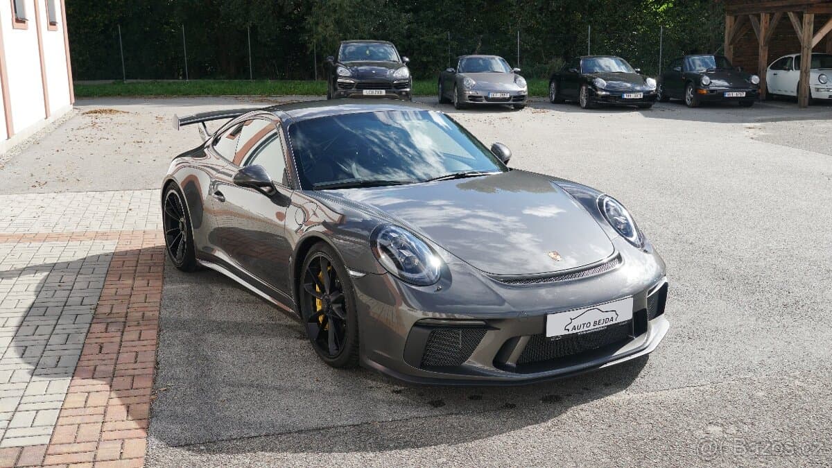 2017 Porsche 911 - 10