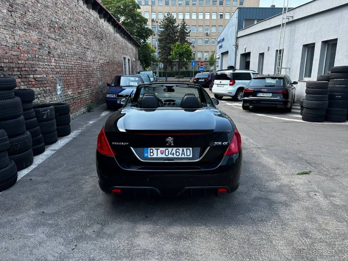 2011 Peugeot 308 - 10