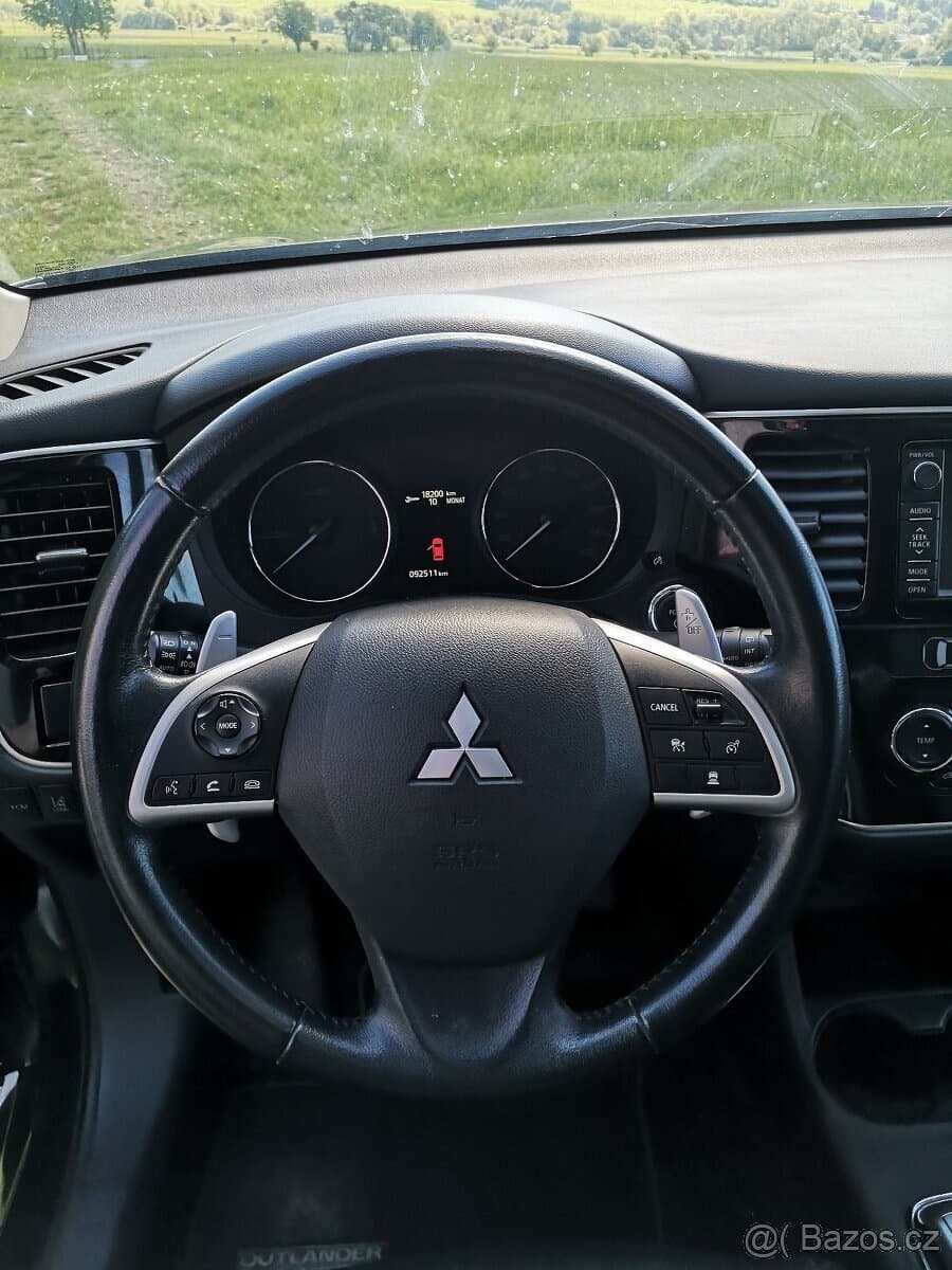 2014 Mitsubishi OUTLANDER - 10