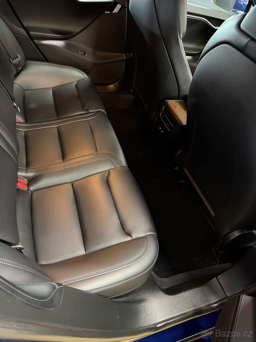 2020 Tesla MODEL S - 10