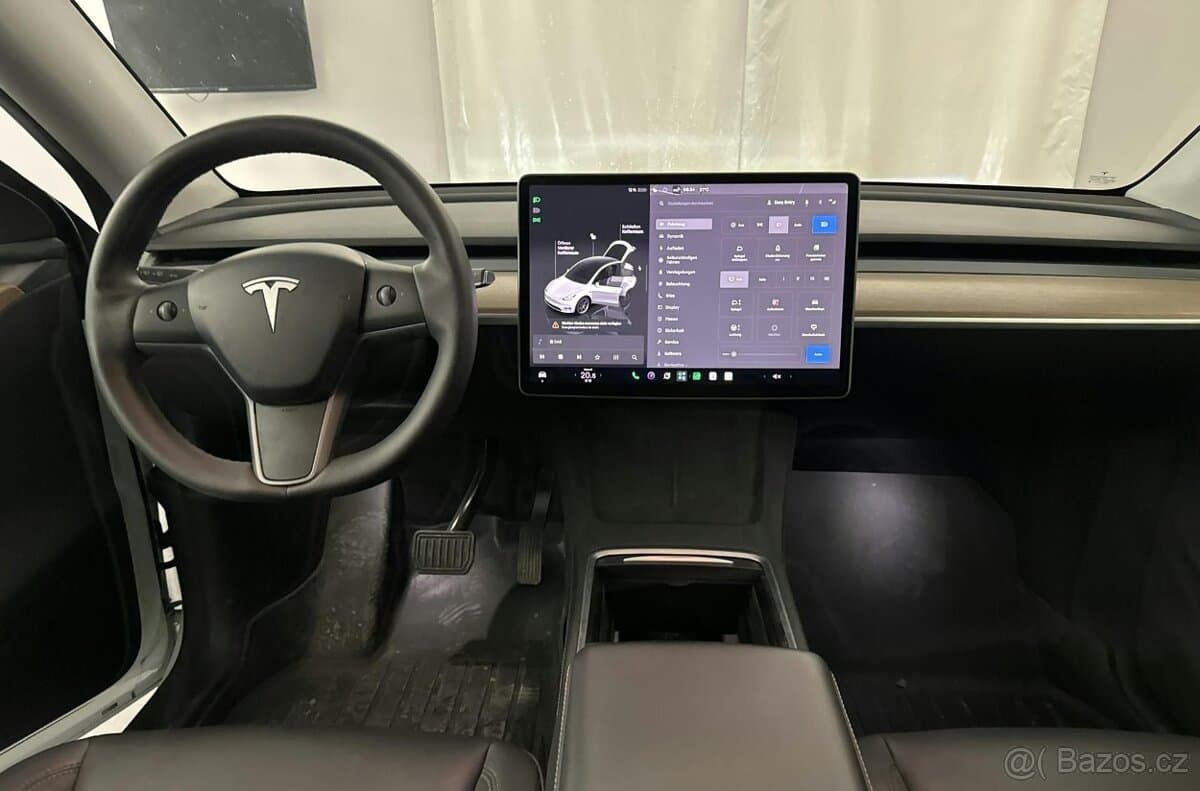 2023 Tesla MODEL Y - 10
