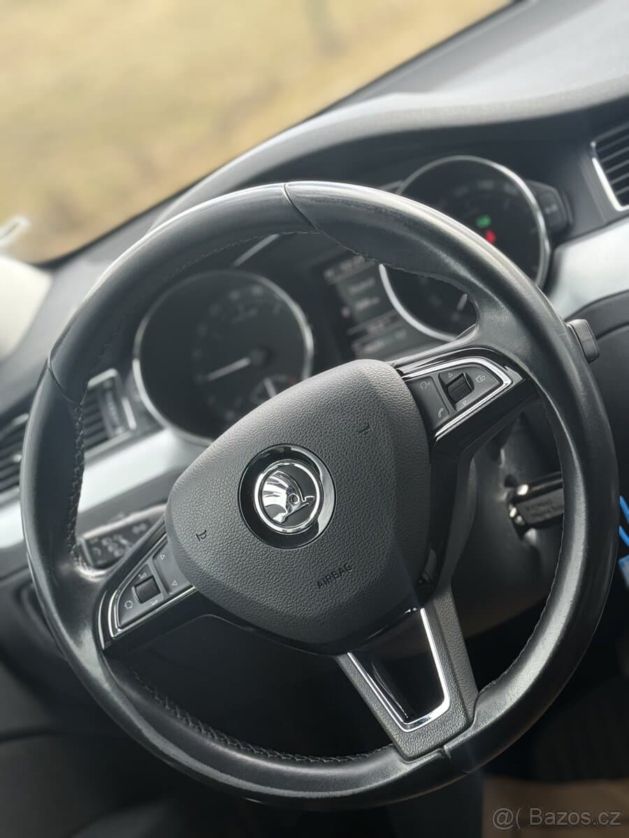2015 Škoda SUPERB - 10