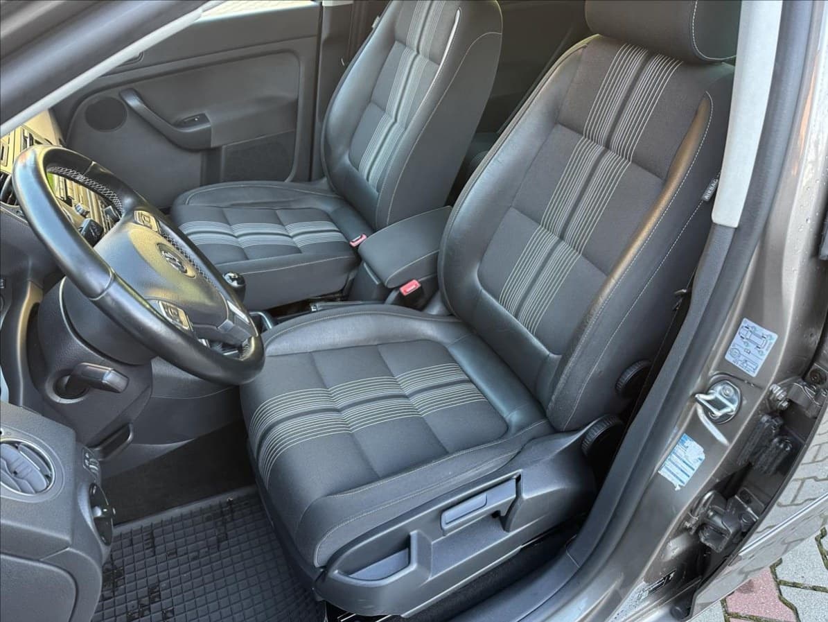 Volkswagen GOLF - 10