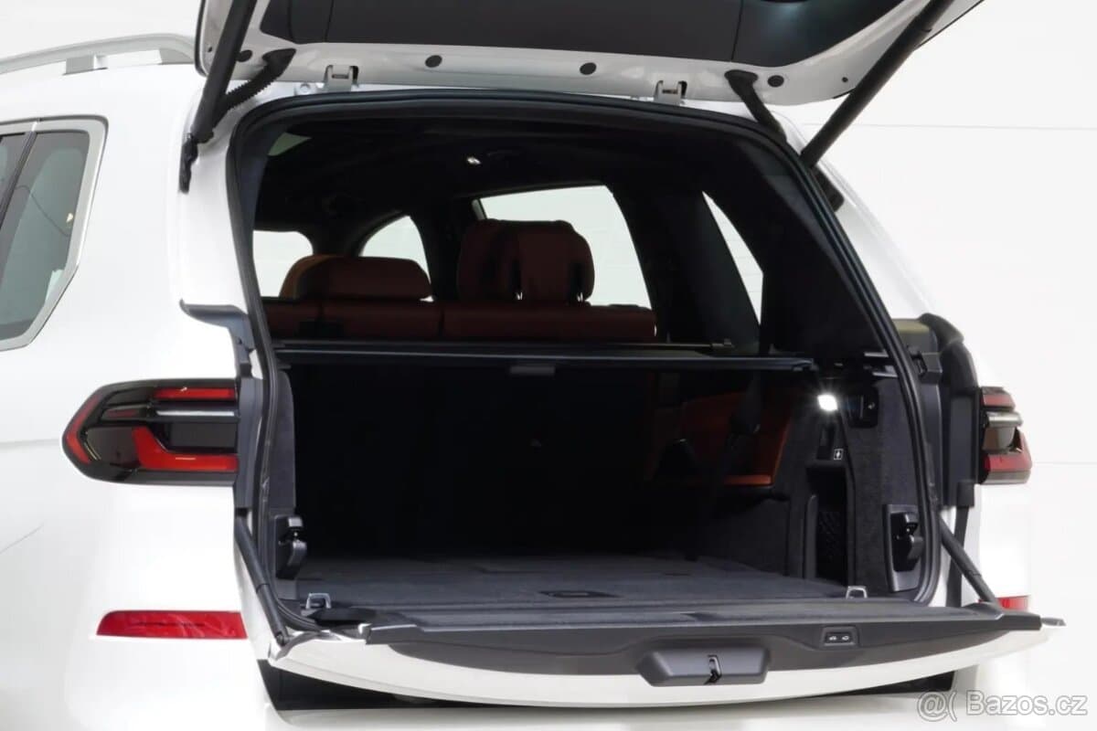 2024 BMW X7 - 10