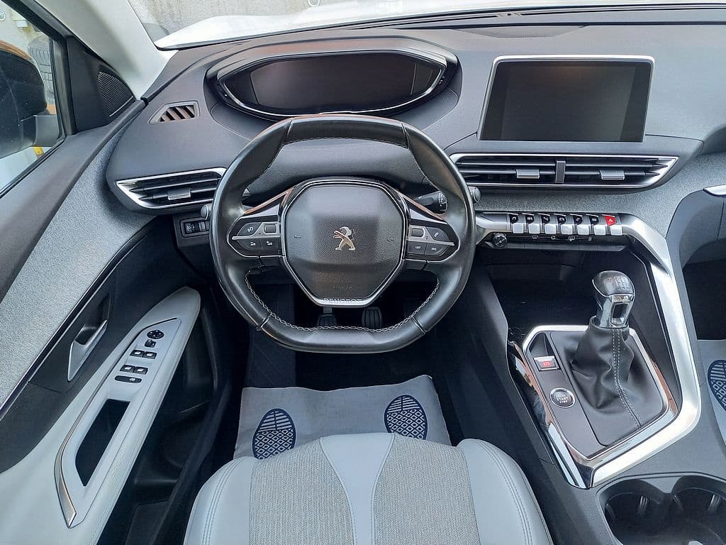 2019 Peugeot 3008 - 10