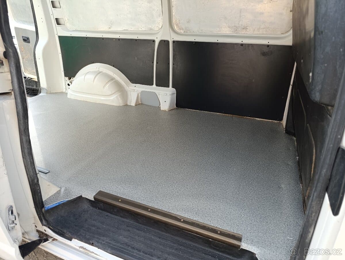 2011 Volkswagen TRANSPORTER - 10