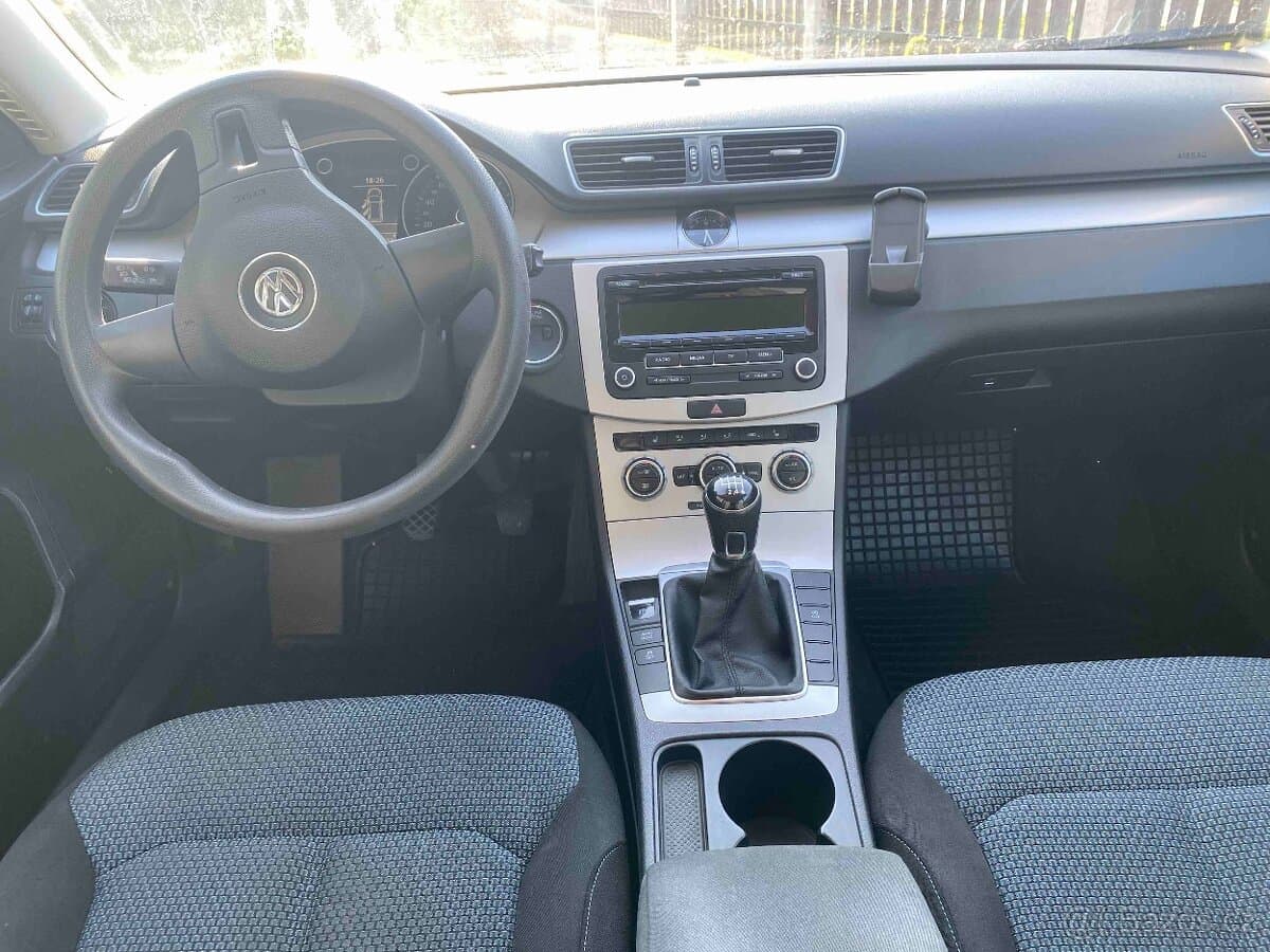 2013 Volkswagen PASSAT - 10