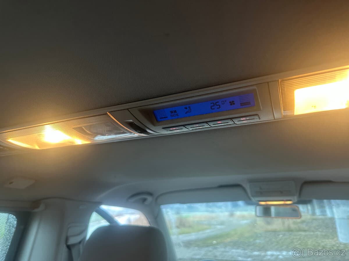 2004 Volkswagen MULTIVAN - 10
