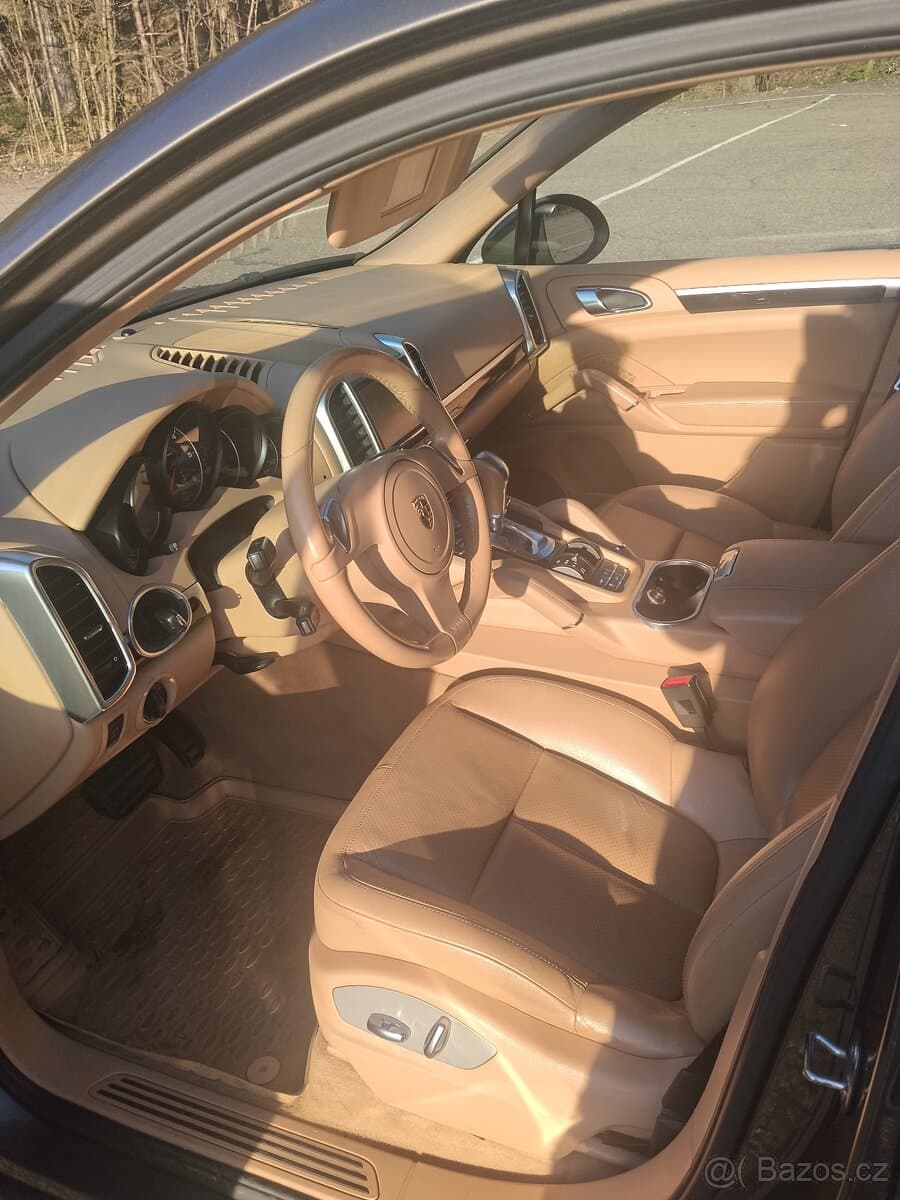2013 Porsche CAYENNE - 10