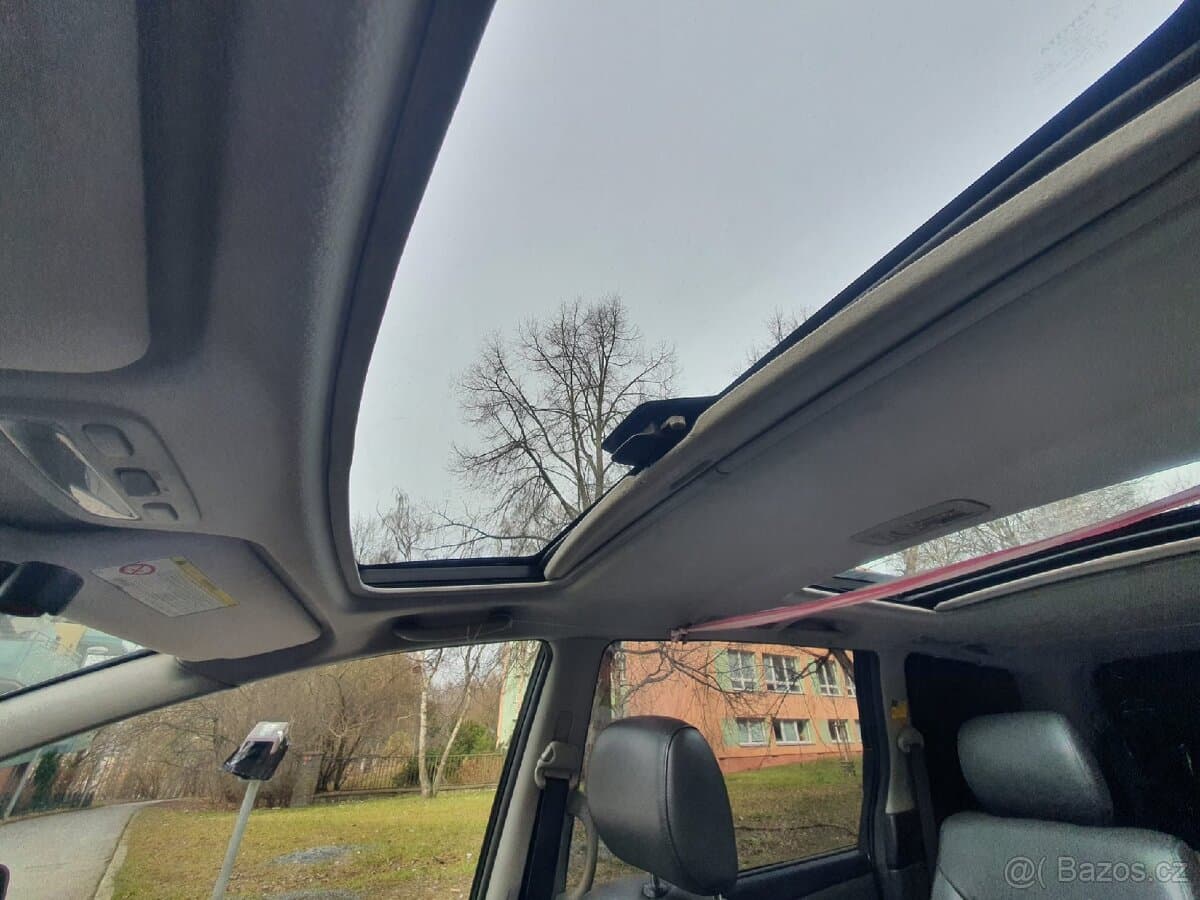 2005 Toyota PREVIA - 10