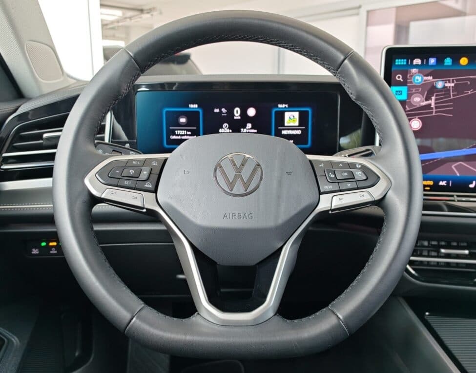 2025 Volkswagen PASSAT - 10