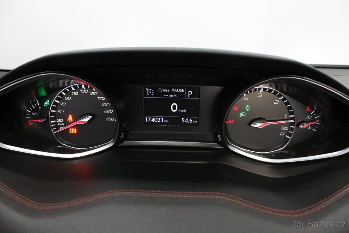 2016 Peugeot 308 - 10