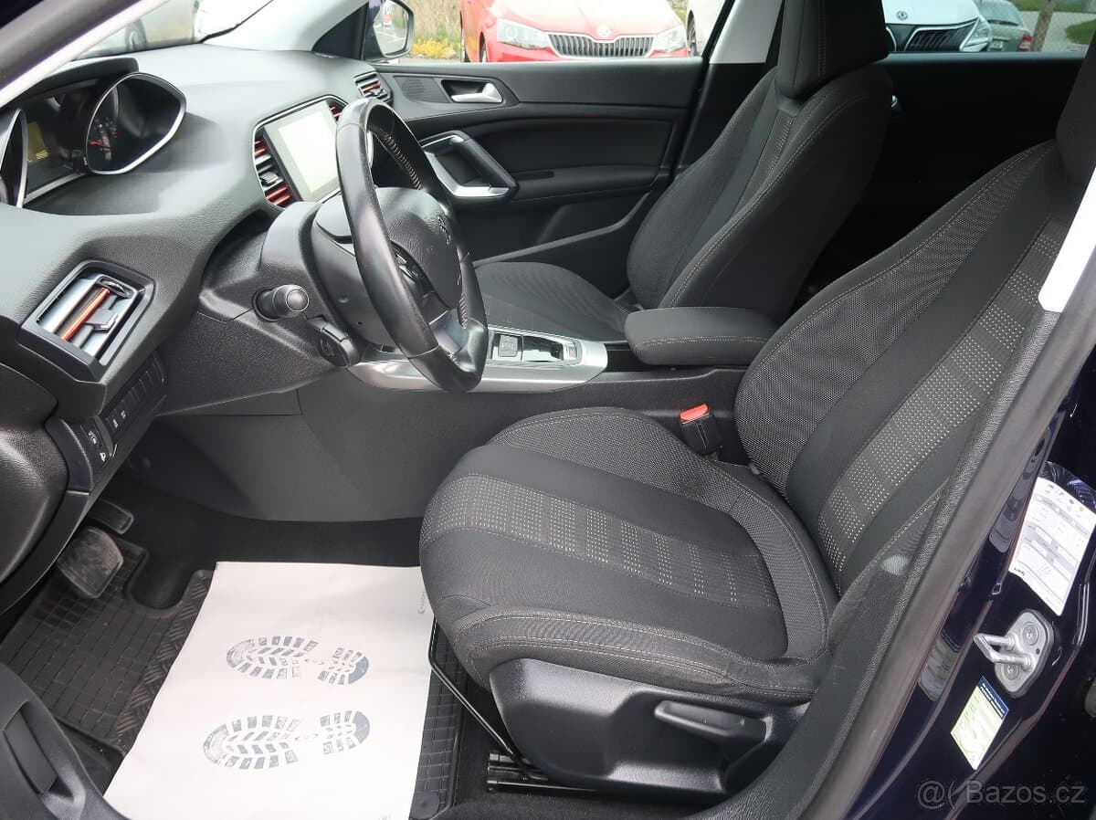 2016 Peugeot 308 - 10