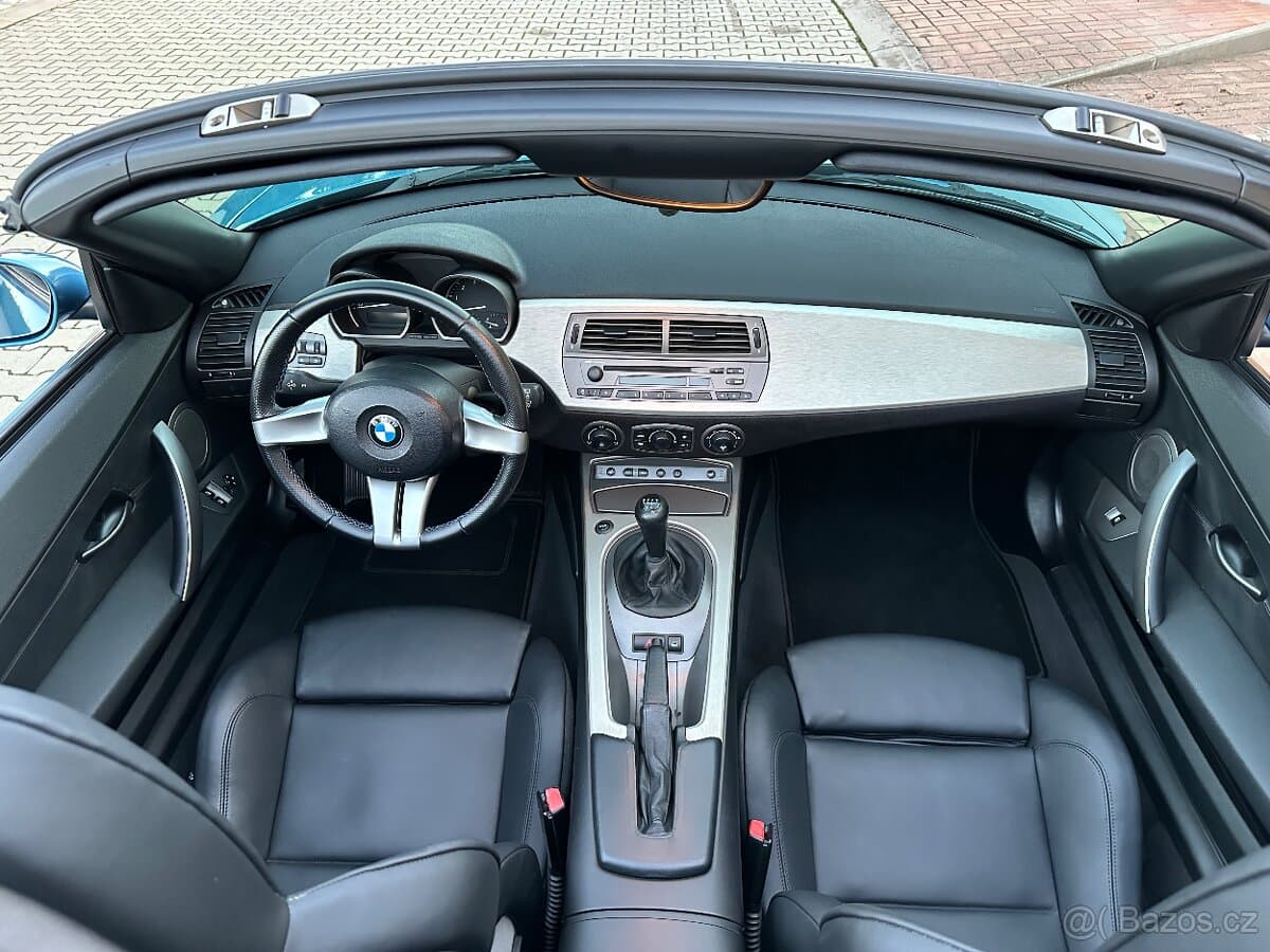 2004 BMW Z4 - 10