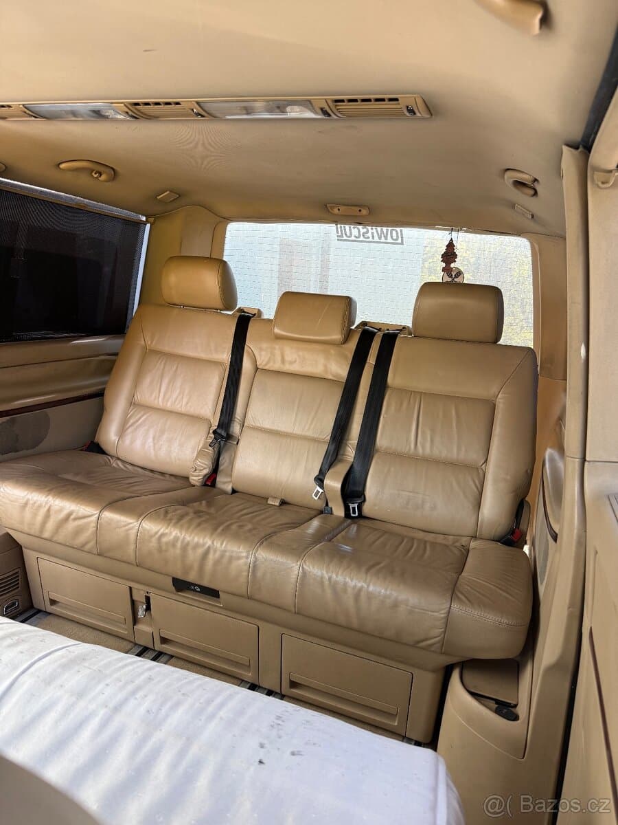 2005 Volkswagen MULTIVAN - 10