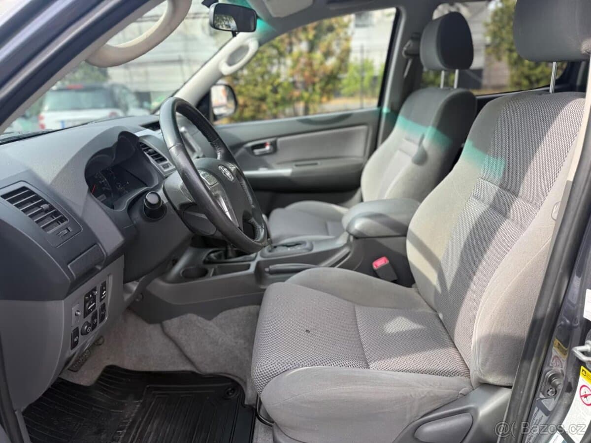 2013 Toyota HILUX - 10