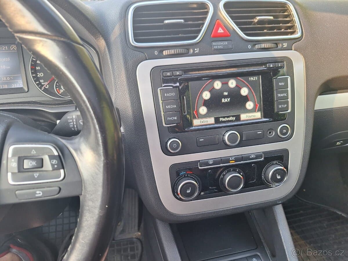 2014 Volkswagen EOS - 10