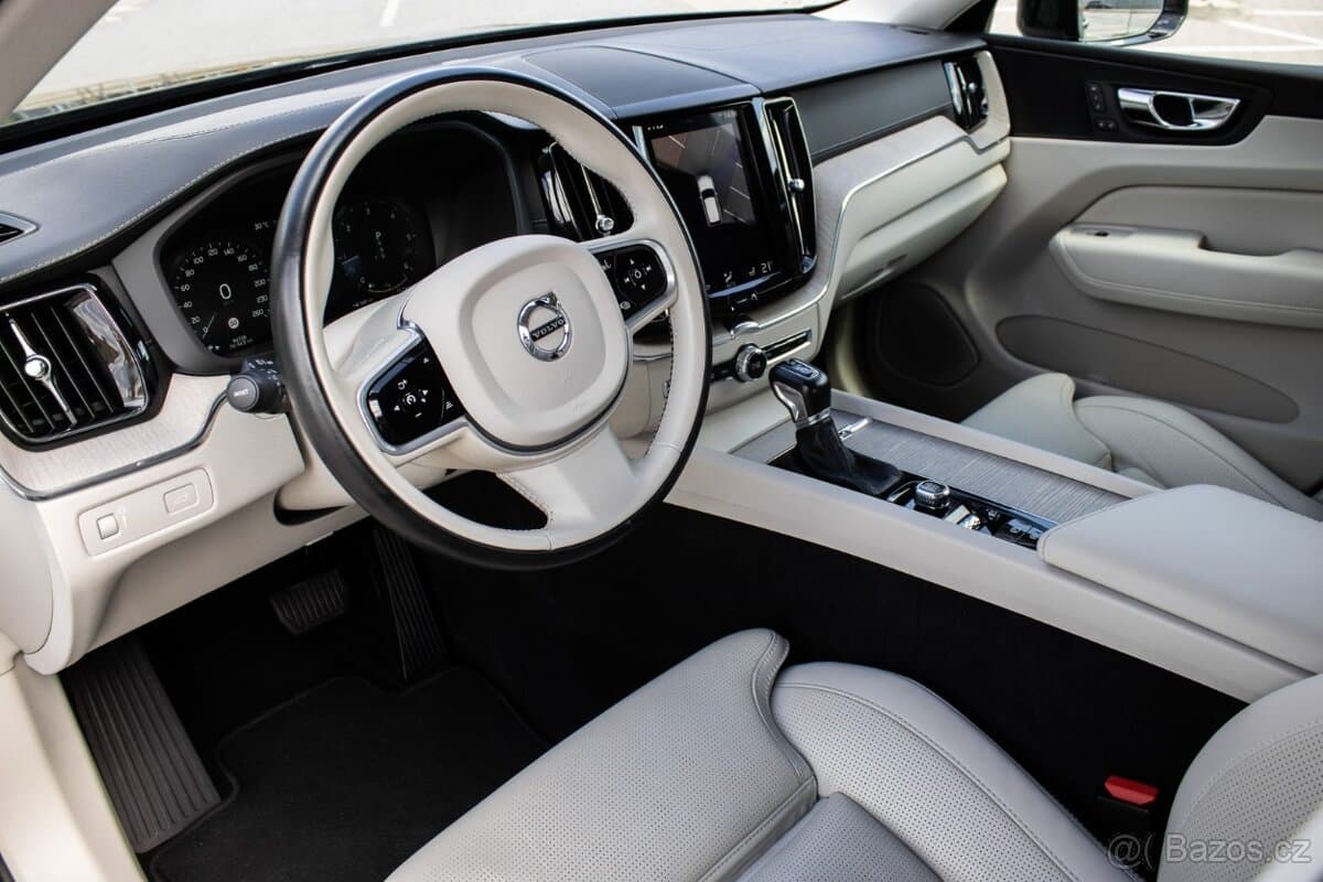 2019 Volvo XC60 - 10