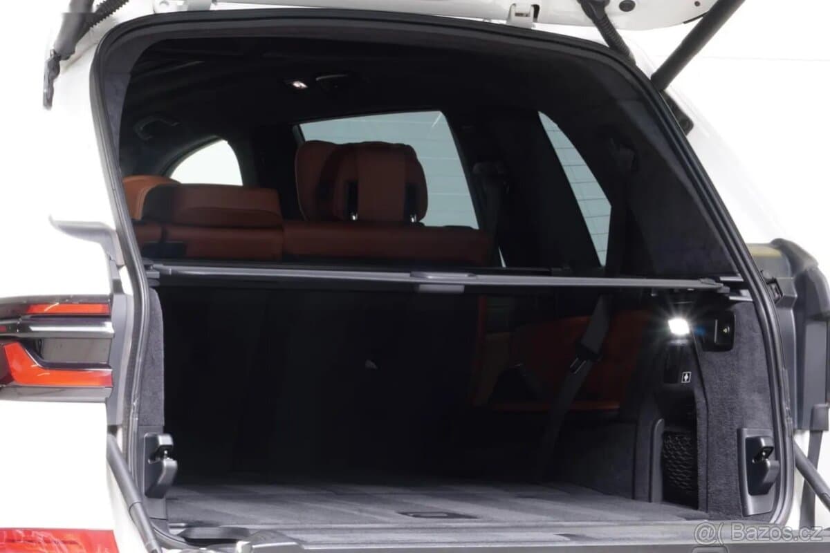 2024 BMW X7 - 10